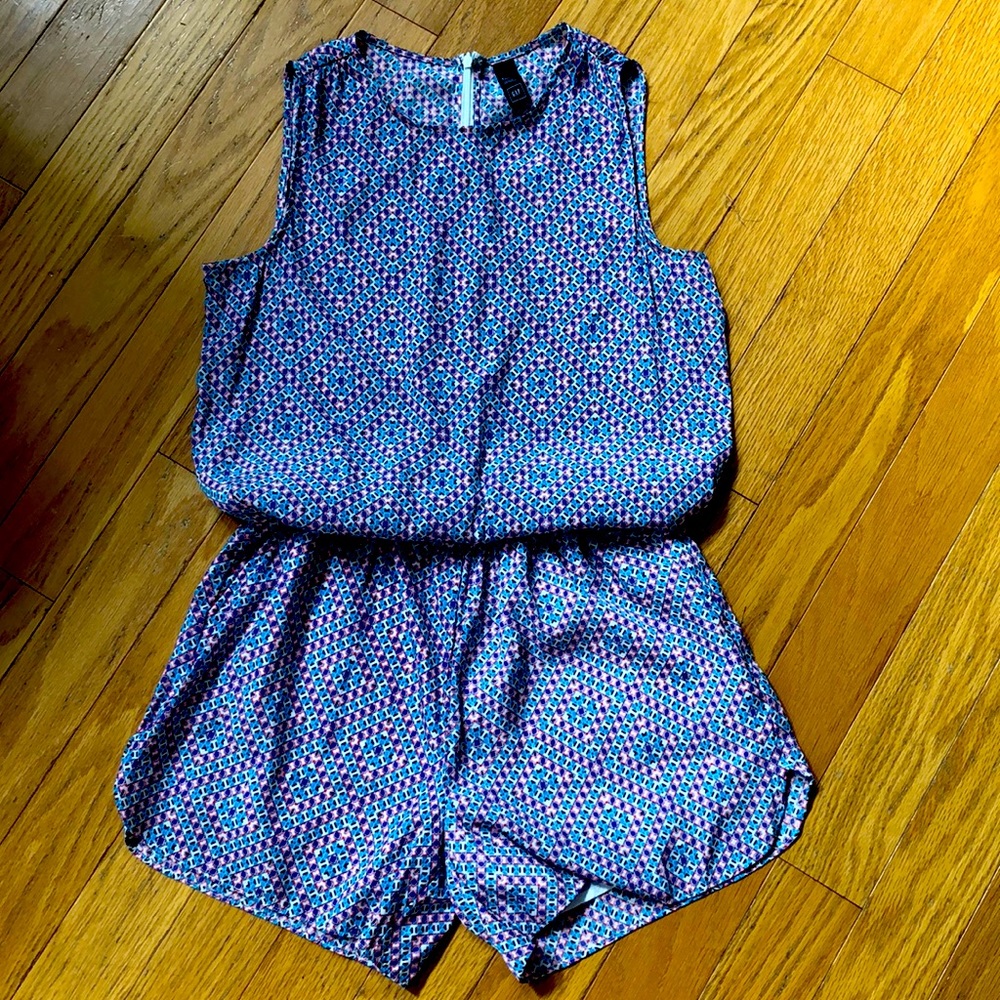 Gap Sleeveless Romper Geometric Shorts Purple/White/Blue - Small Tall (ST)